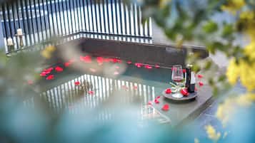 Luxury Double Room, Courtyard View | Bathroom | Hair dryer, slippers, towels, soap