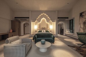 奢华客房, 阳台, 山景 | 遮光窗帘、熨斗/熨板、免费 WiFi