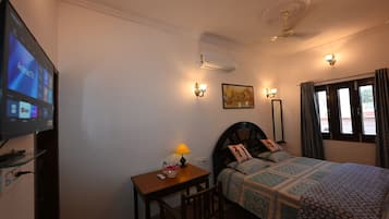 Superior Double Room, City View | Premium bedding, desk, free WiFi, bed sheets