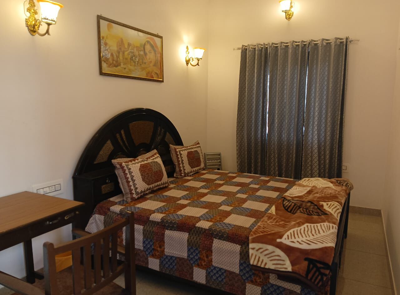 スーペリア ダブルルーム シティビュー | 高級寝具、デスク、WiFi (無料)、ベッドシーツ