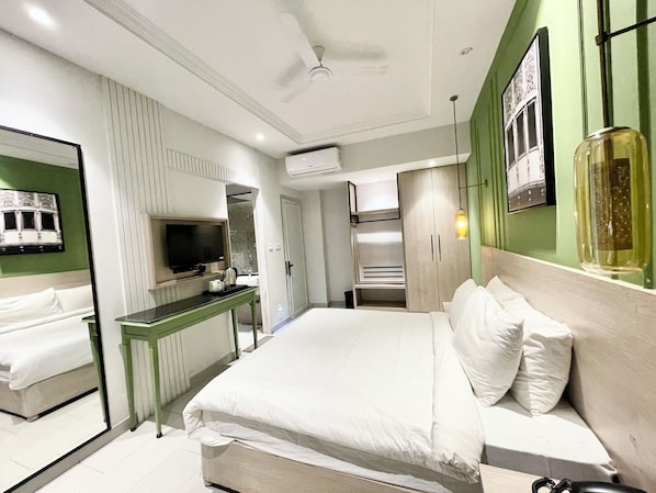 Skrivebord, skrivebord for bærbar PC, lydisolert og wi-fi (inkludert)