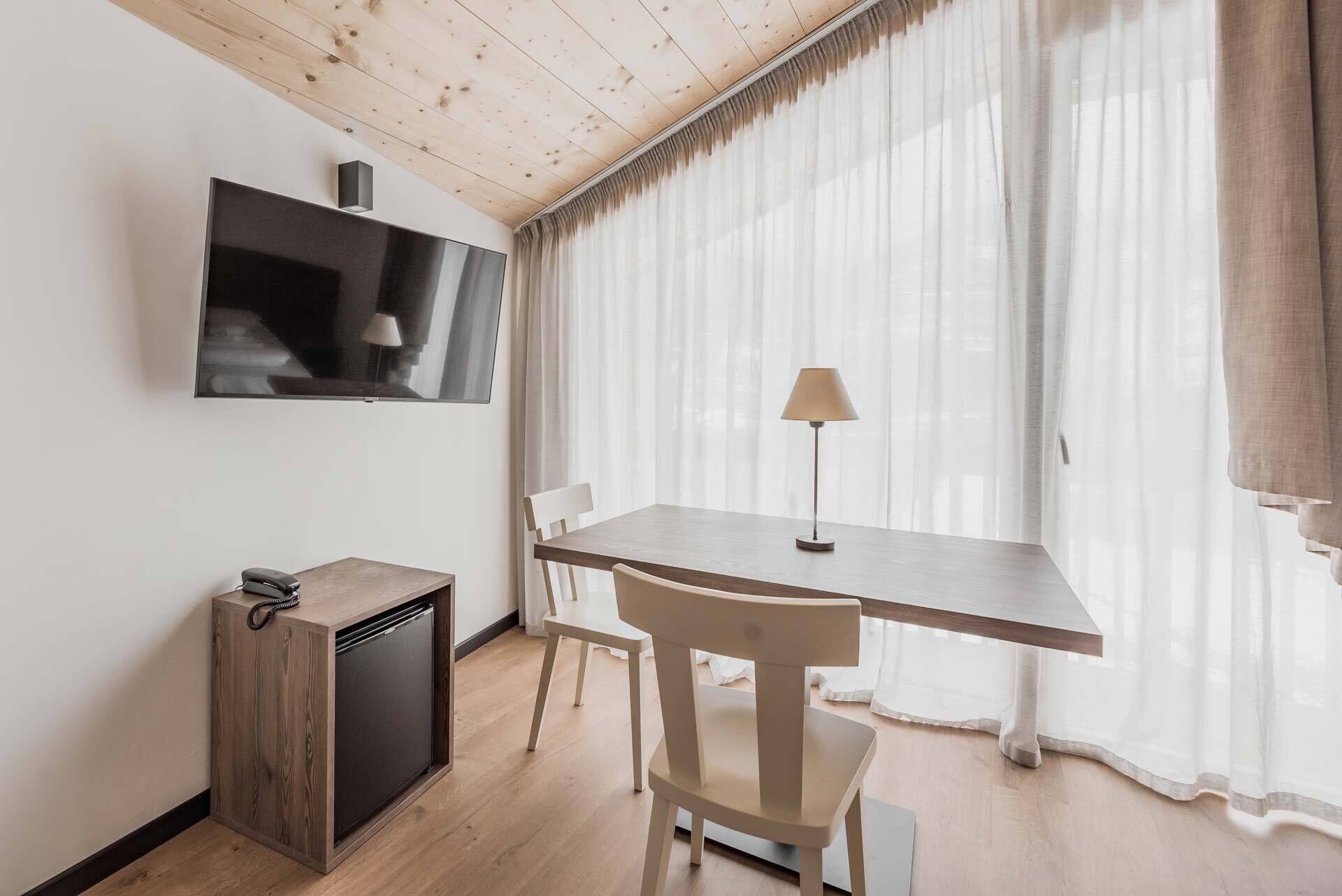 Superior Twin Room, Balcony, Mountain View | Hypo-allergenic bedding, down comforters, in-room safe, desk