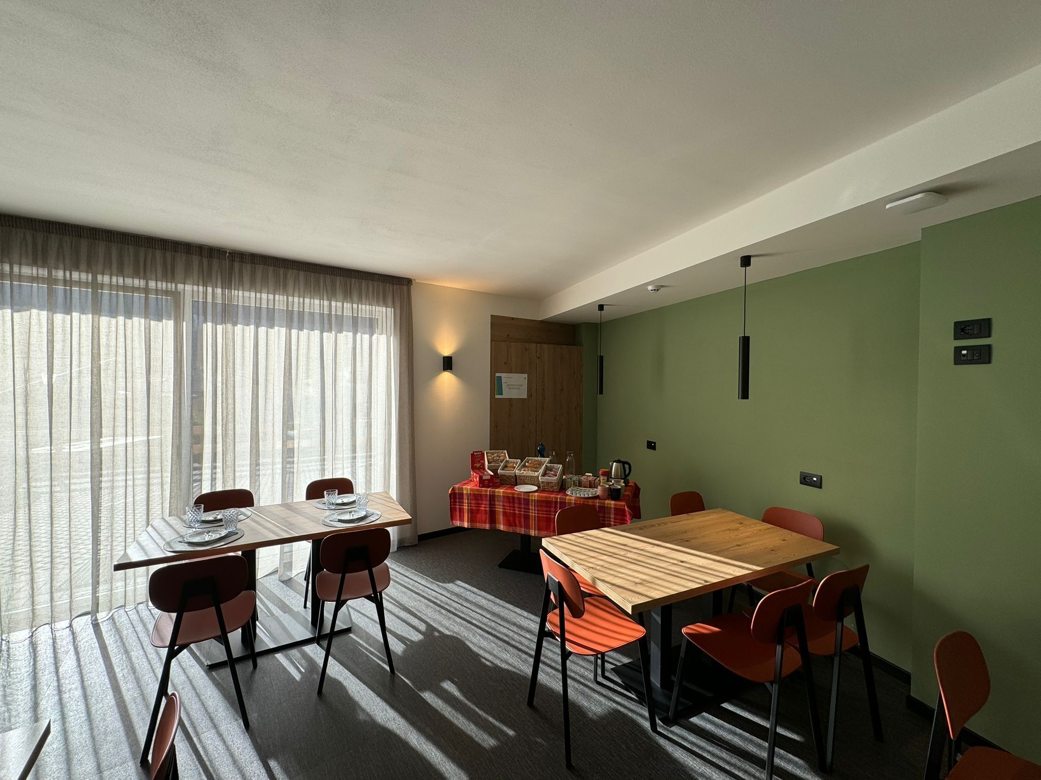 Free daily buffet breakfast