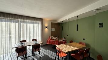 Tägliches inbegriffenes Frühstücksbuffet