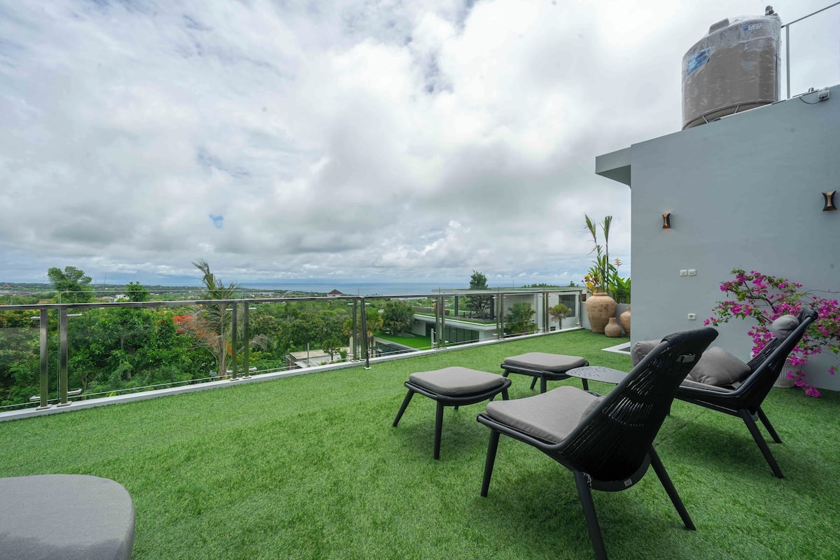 Royal Ocean View Room | Balcony view