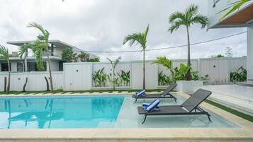 Kolam renang outdoor