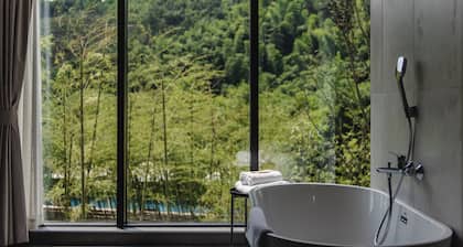 Nian hotel & resorts