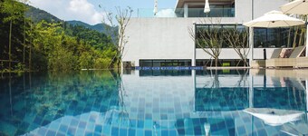 Nian hotel & resorts