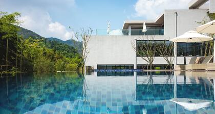 Nian hotel & resorts