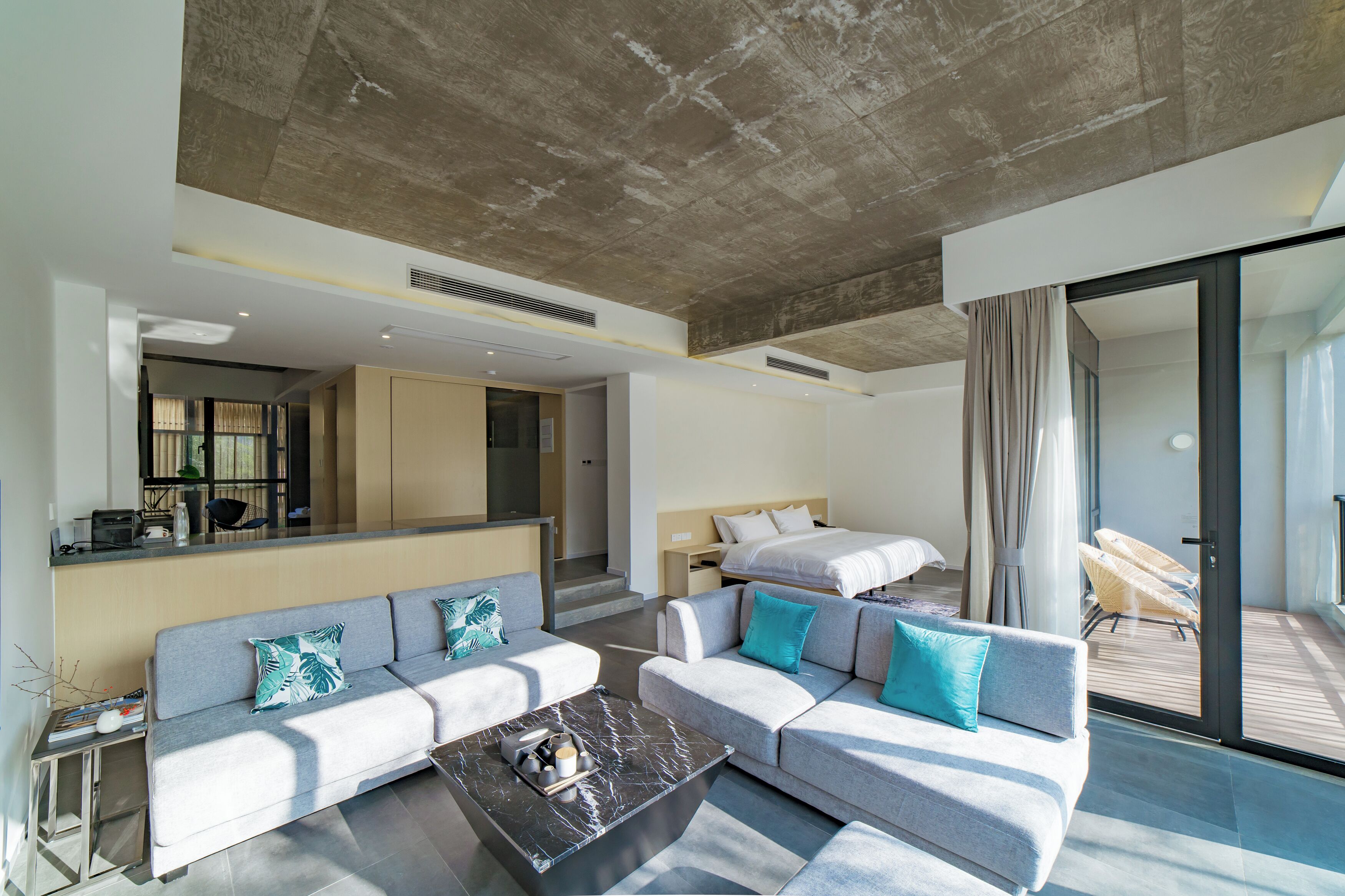 Superior Studio Suite, 1 King Bed, Garden View | Premium bedding, down comforters, minibar, in-room safe