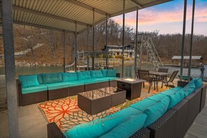 Outdoor dining - The Glass Haven – No wake Cove & Fire Pit! (Osage Beach)