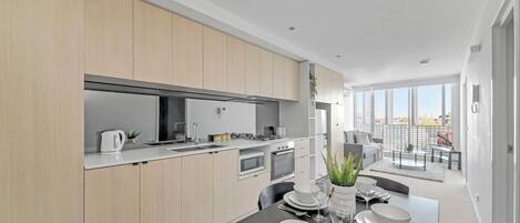 Fridge, microwave, oven, stovetop