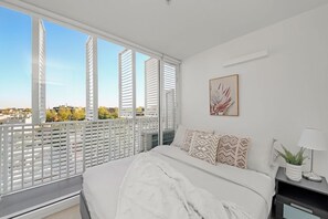 Unclassified image, 3 of 7, button - Central 2BR Near Queen Victoria Market (Melbourne)