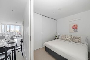 Unclassified image, 5 of 7, button - Central 2BR Near Queen Victoria Market (Melbourne)