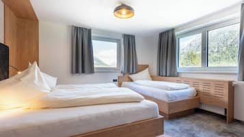 Apartamento Deluxe, balcón, vistas a la montaña | 1 dormitorio, caja fuerte, cunas gratuitas y wifi gratis