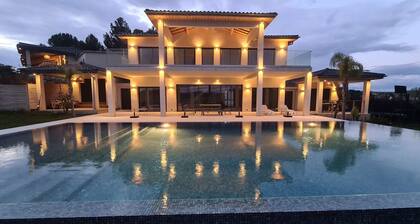 Villa Luxe SCL - Piscine miroir chauffée & SPA - Classée 5*