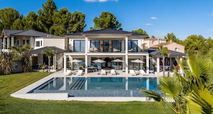 Villa Luxe SCL - Heated mirror pool & SPA