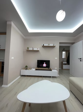 Smart TV. PamiHouse apartment in the beautiful district of Fier, WIFI and free parking