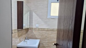 Căn hộ, 1 phòng ngủ, phù hợp cho người khuyết tật, sân hiên | Phòng tắm