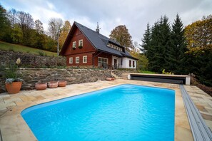 Villa | Pool | Indoor pool, outdoor pool - Villa in Vysoke nad Jizerou With Sauna (Vysoké nad Jizerou)