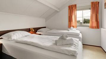 House | 3 bedrooms, individually furnished, bed sheets