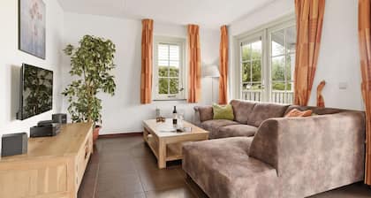 Bungalow in South Holland by the Water