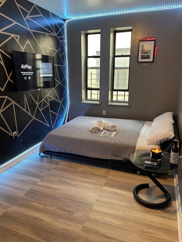 3 bedrooms, iron/ironing board, WiFi, bed sheets