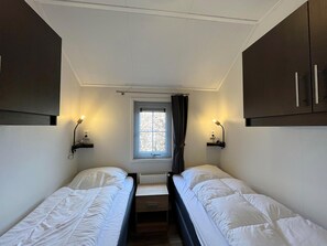 House | 3 bedrooms, individually furnished, bed sheets