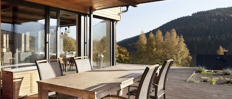 Villa | Outdoor dining