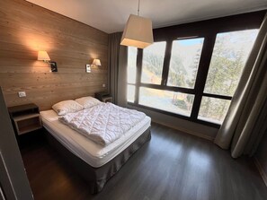 2 bedrooms