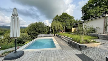 Villa | Zwembad | Een binnenzwembad, een buitenzwembad