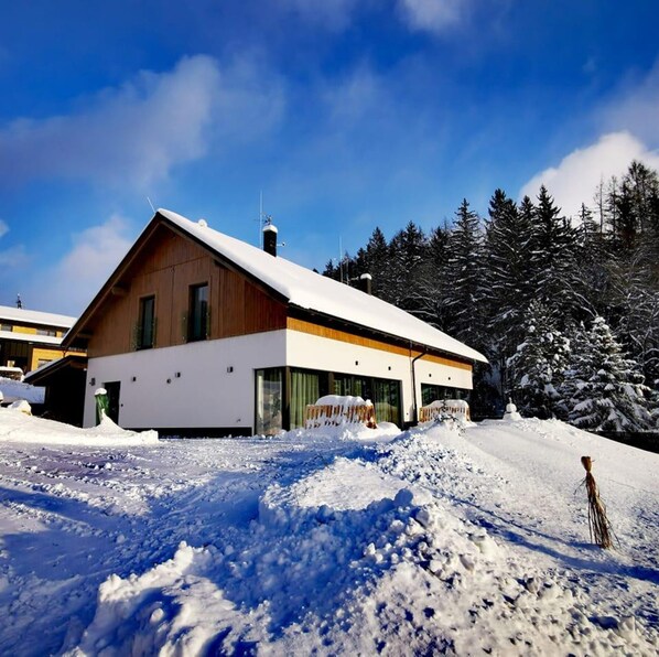 Villa | Exterior