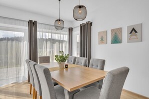 Villa | Dining