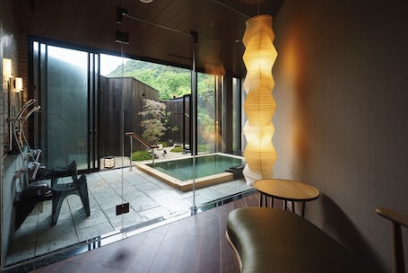 Hot springs. yumetsuzuri