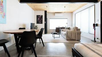 TV connectée, espaces bureaux