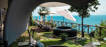 Romantic Suite with terrace sea view and free parking