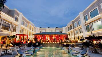 Piscina a l'aire lliure