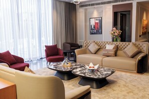 Presidential Room | Living area | Fireplace - The Tivoli New Delhi (New Delhi)