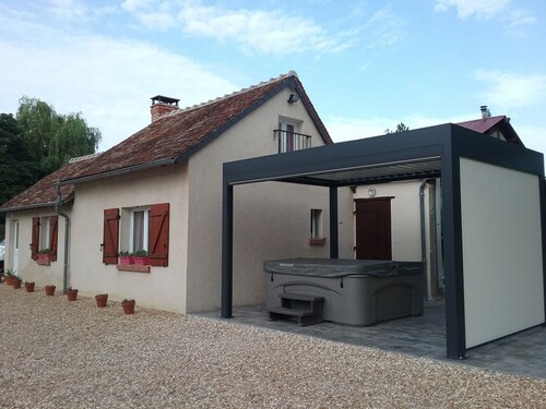 Gîte for two persons with jaccuzy in a quiet area between CHAMBORD and BEAUVAL