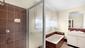 Shower - Doug's Jetty - Sheets Provided (Sussex Inlet)