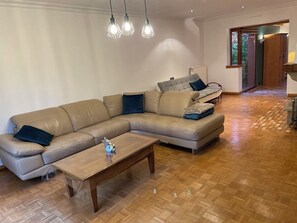TV, fireplace, stereo