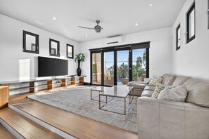 TV, fireplace, offices