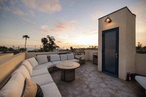 Terrace/patio - Panoramic Sunset View Roof Deck | Walk to Beach! (Oceanside)