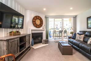TV, books, offices - Steps from the Beach! Sunset Ocean Views - A14 (Oceanside)