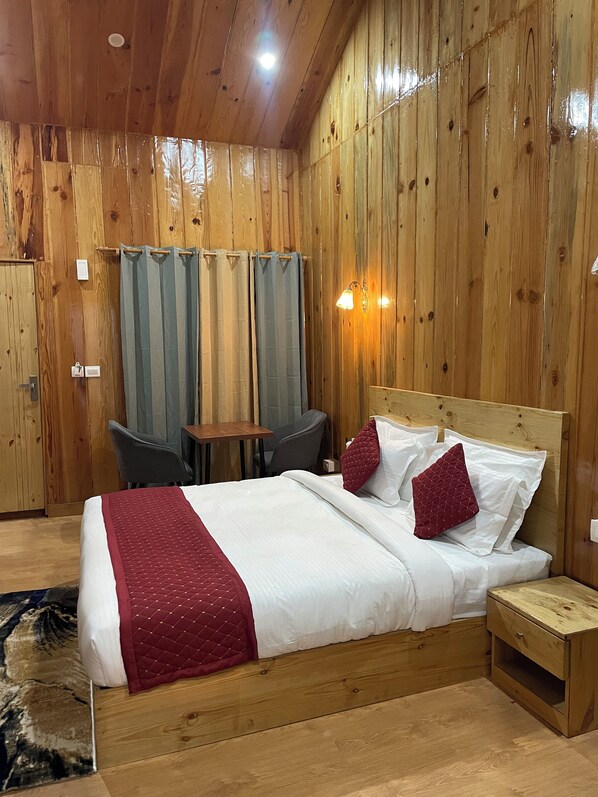 Castle Room - The Golden Castle Hotels (Dhari)