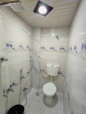 Super Deluxe AC Room | Bathroom - Hotel Sukoon Place (Ujjain)