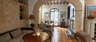 HOUSE WITH SWIMMING POOL IN THE CENTER OF POLLENÇA STATELY WITH A LOT OF CHARM AND DESIGN, 