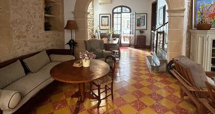 HOUSE WITH SWIMMING POOL IN THE CENTER OF POLLENÇA STATELY WITH A LOT OF CHARM AND DESIGN,