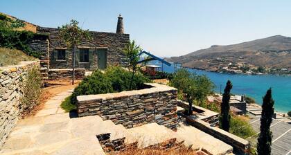 Otzia Sunrise Retreat, overlooking the Bay of Otzia