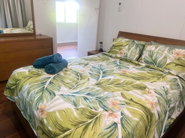 3 Schlafzimmer, Bügeleisen/Bügelbrett, Bettwäsche